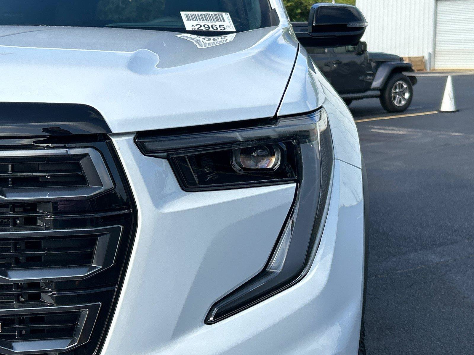 New 2026 GMC Acadia AT4 w/ Luxury Package AWD/4WD image 12