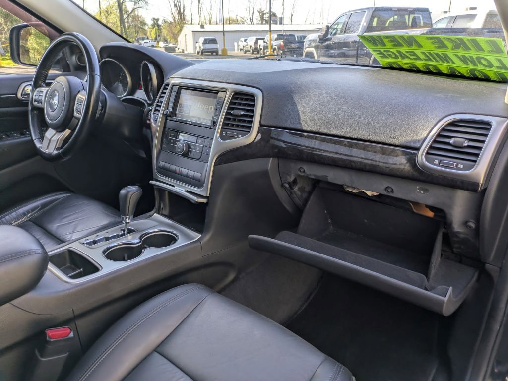 Used 2011 Jeep Grand Cherokee Laredo AWD/4WD image 27