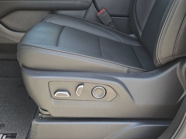 New 2026 GMC Yukon XL Denali w/ Sun & Power Step Package AWD/4WD image 18