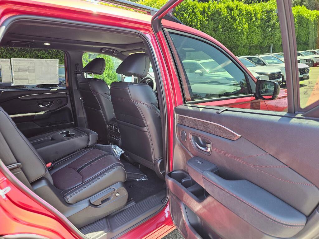 New 2026 Honda Pilot Black Edition image 15