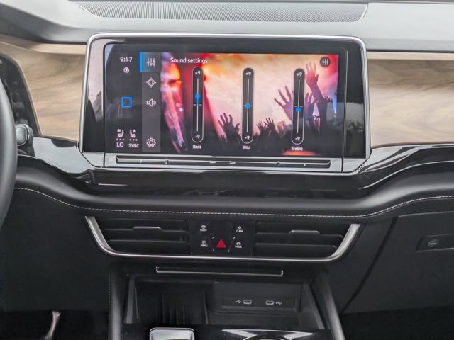 Used 2025 Volkswagen Atlas SE image 15