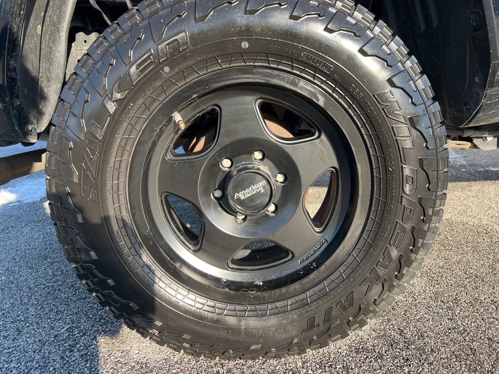 Used 2020 Toyota Tacoma TRD Sport image 3