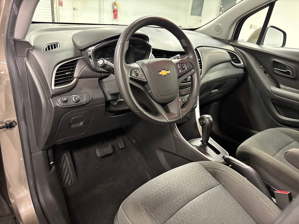 Certified 2020 Chevrolet Trax LS w/ Tint and Cruise Package image 25