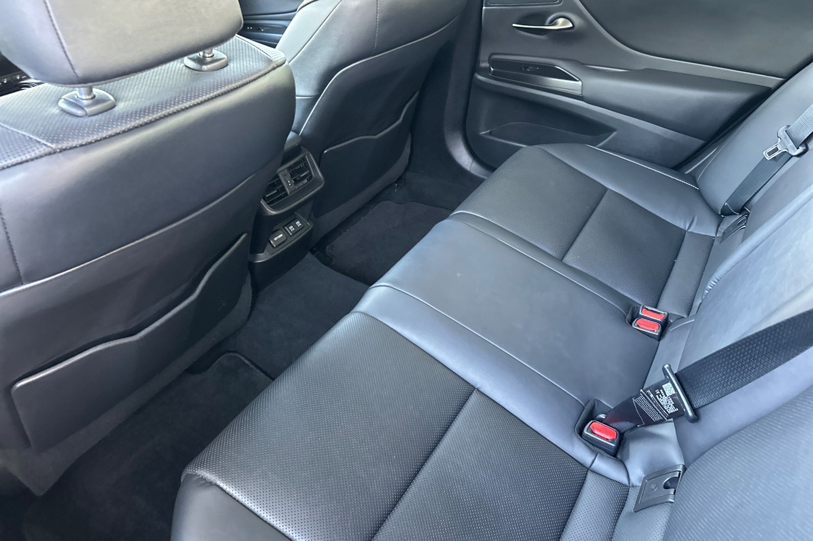 Used 2021 Lexus ES 300h w/ Premium Package image 12