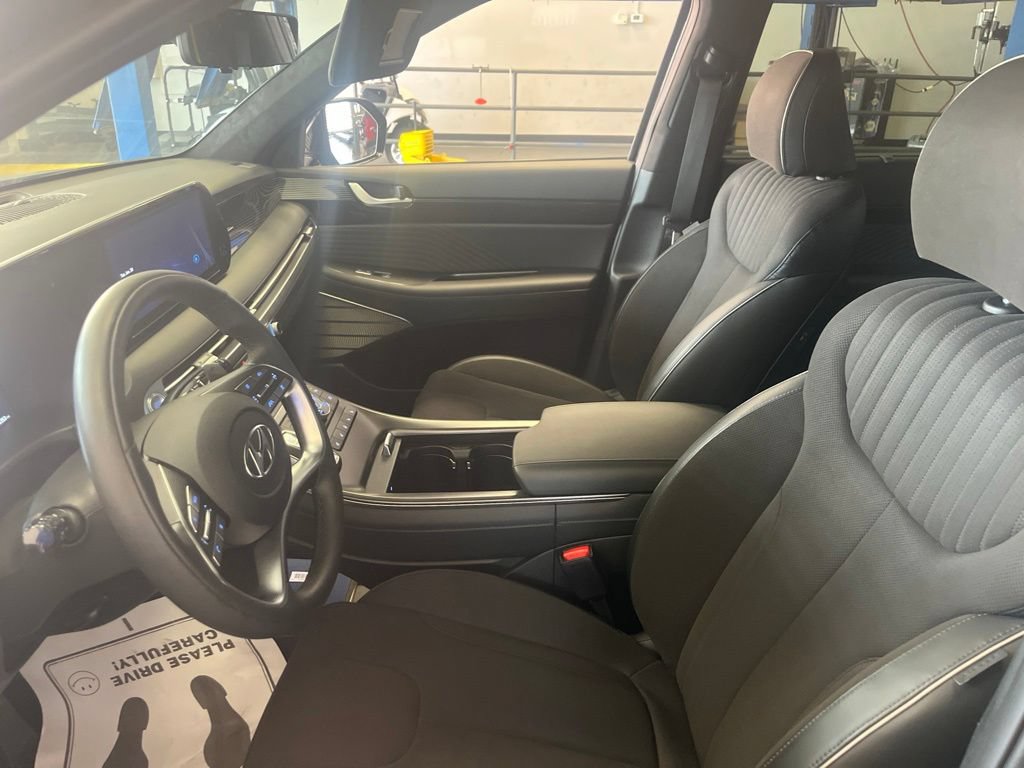 Used 2025 Hyundai Palisade Calligraphy AWD/4WD image 3