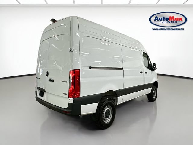 Used 2025 Mercedes-Benz Sprinter 2500 image 2