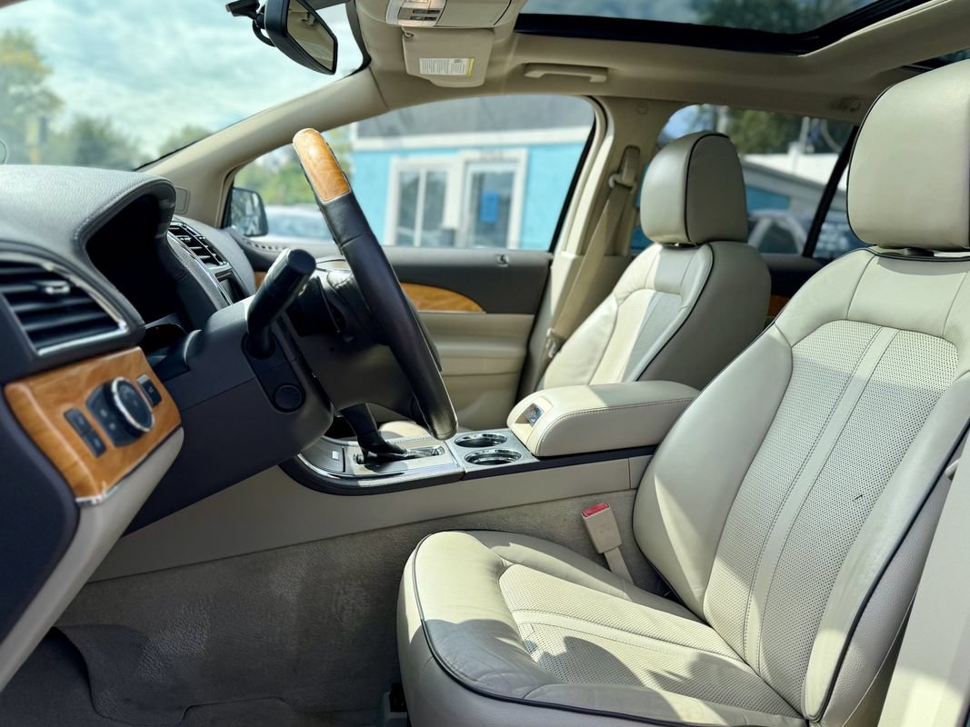 Used 2013 Lincoln MKX AWD image 13