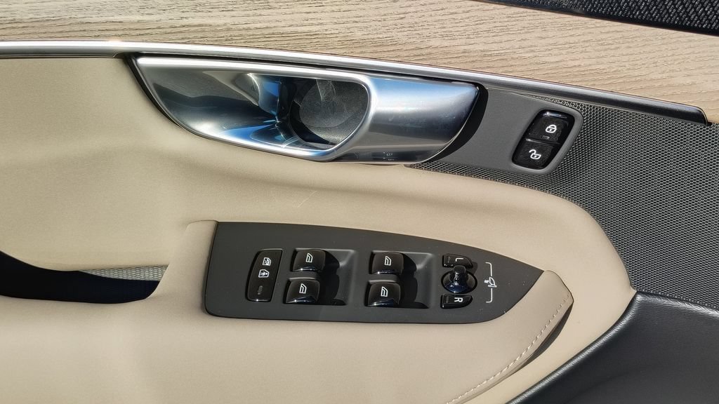 New 2026 Volvo XC90 B6 Plus AWD/4WD image 10