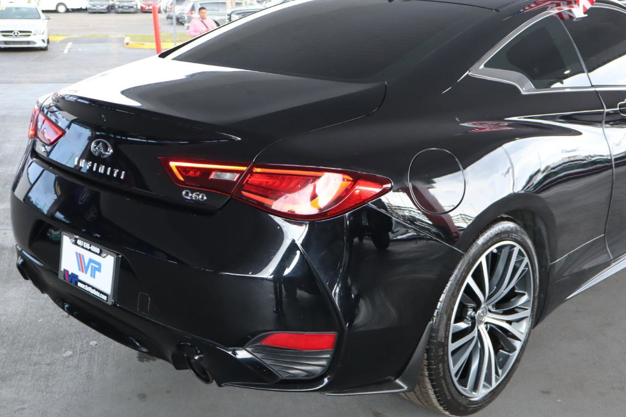Used 2019 INFINITI Q60 3.0t Luxe w/ Essential Package image 7