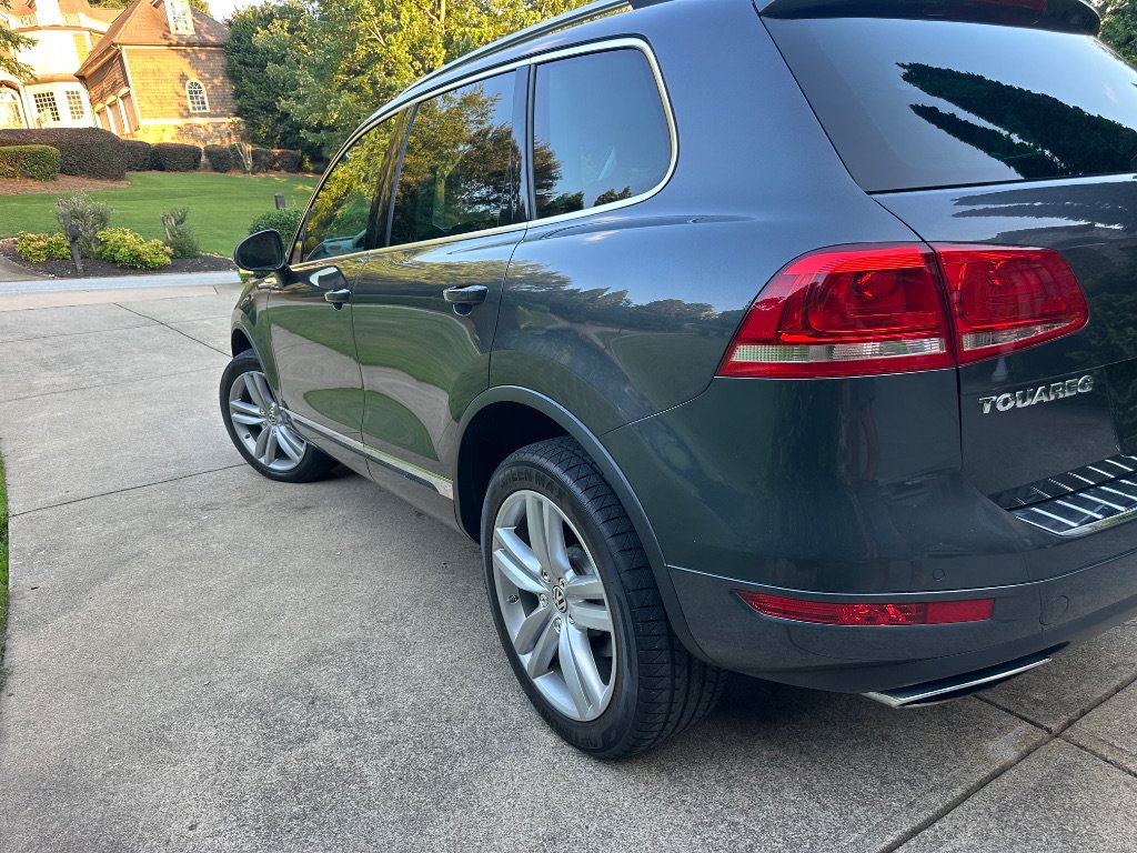 Used 2013 Volkswagen Touareg Executive AWD/4WD image 11