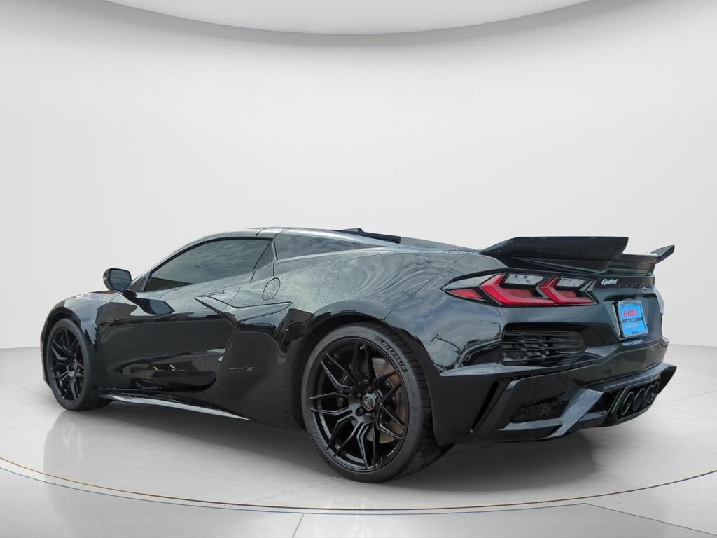 Used 2024 Chevrolet Corvette Z06 w/ Stealth Interior Trim Package RWD image 7