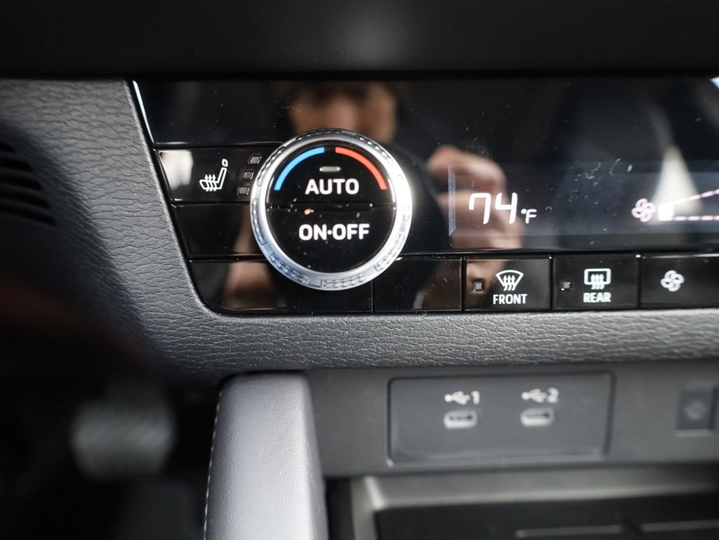 New 2025 Mitsubishi Outlander SE image 45