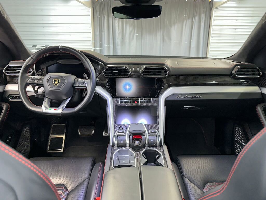 Used 2020 Lamborghini Urus image 40