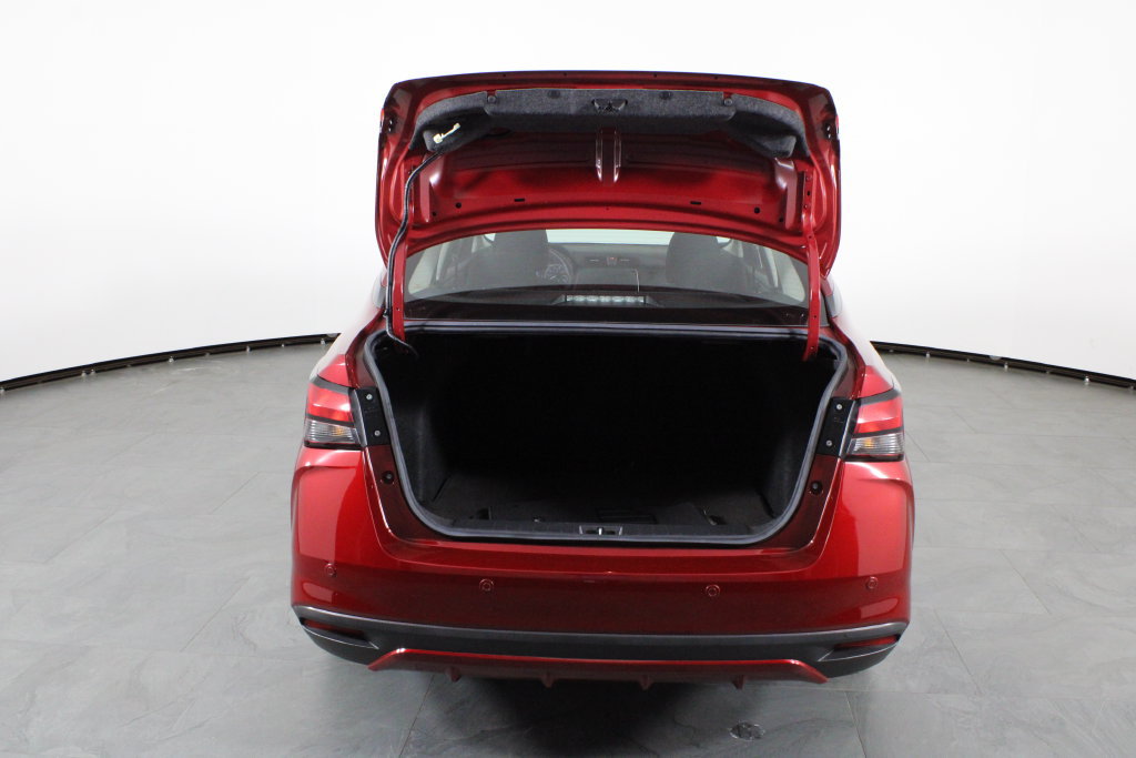 Certified 2022 Nissan Versa SR w/ Trunk Package FWD image 17