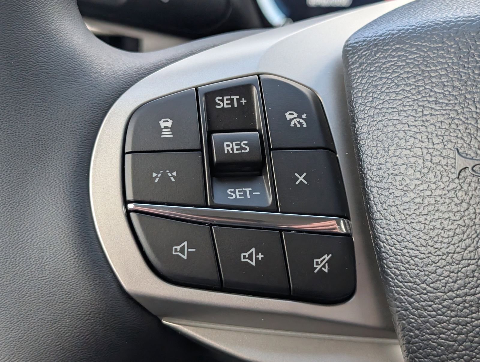 New 2026 Ford Explorer Active w/ Active Comfort Package image 24