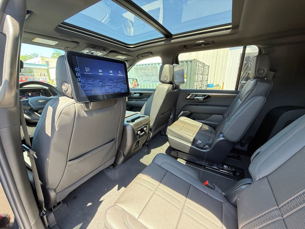 New 2026 Chevrolet Suburban High Country AWD/4WD image 24
