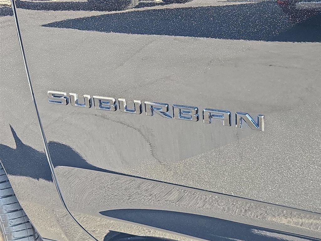 Certified 2025 Chevrolet Suburban RST w/ Sun And Tow Package RWD image 24