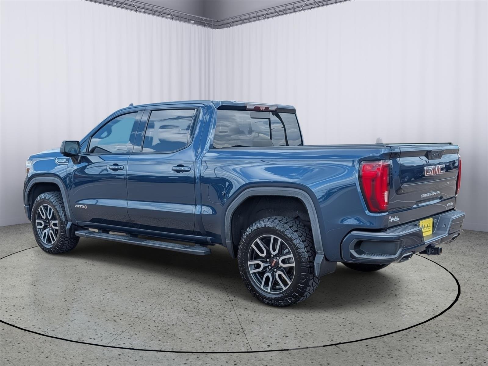 Used 2020 GMC Sierra 1500 AT4 w/ AT4 Premium Package AWD/4WD image 3