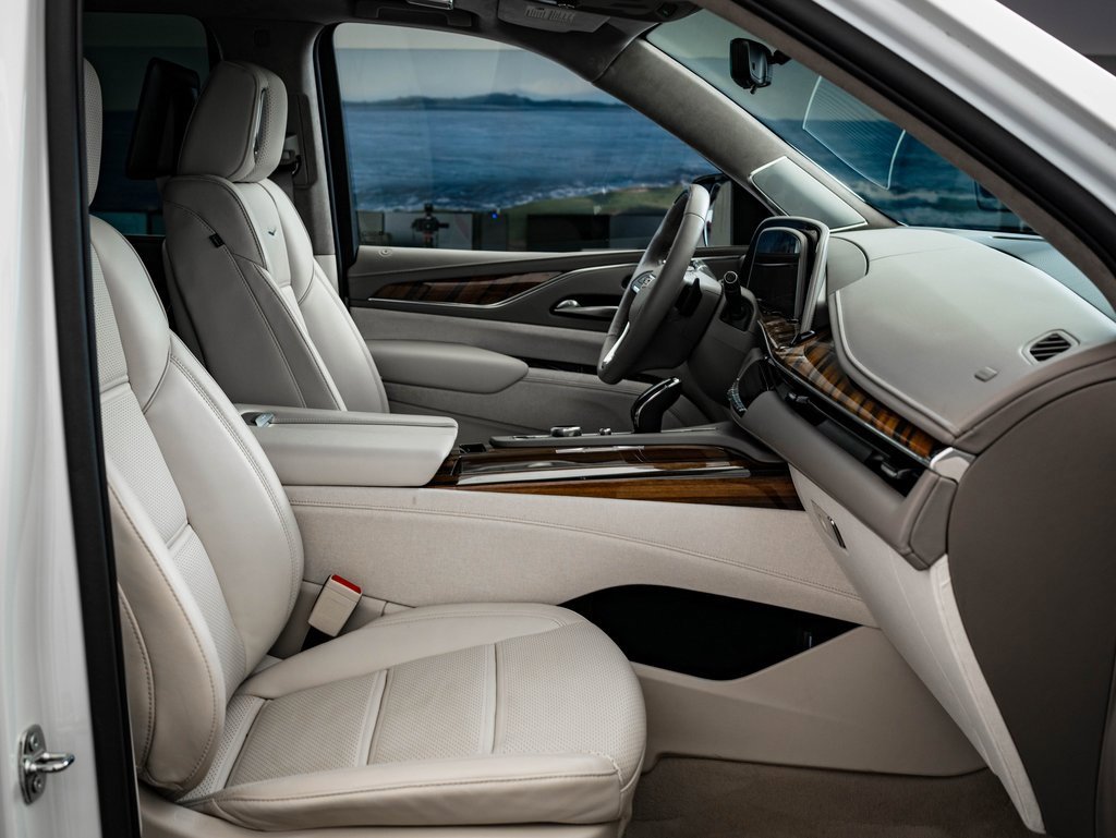 Used 2023 Cadillac Escalade Premium Luxury Platinum image 28