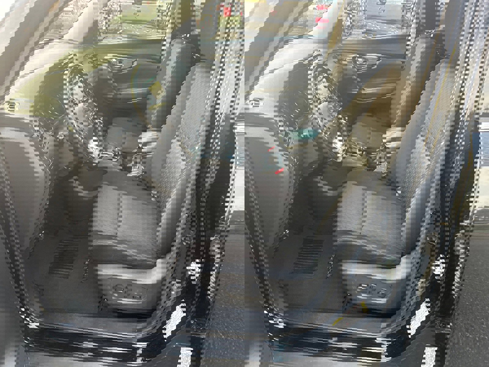 Used 2020 Nissan Rogue SV image 9