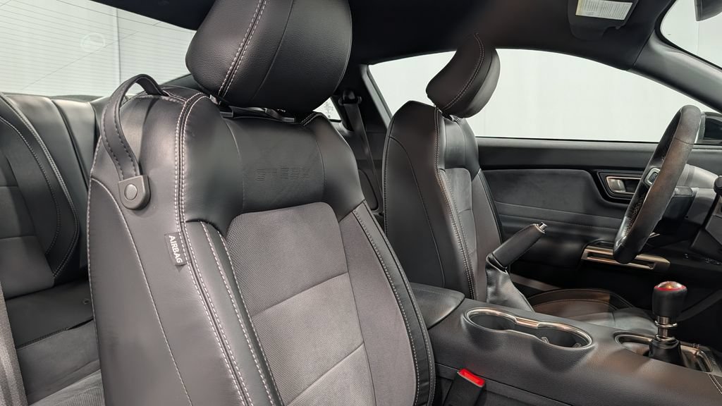 Used 2020 Ford Mustang Shelby GT350 w/ Technology Package RWD image 15