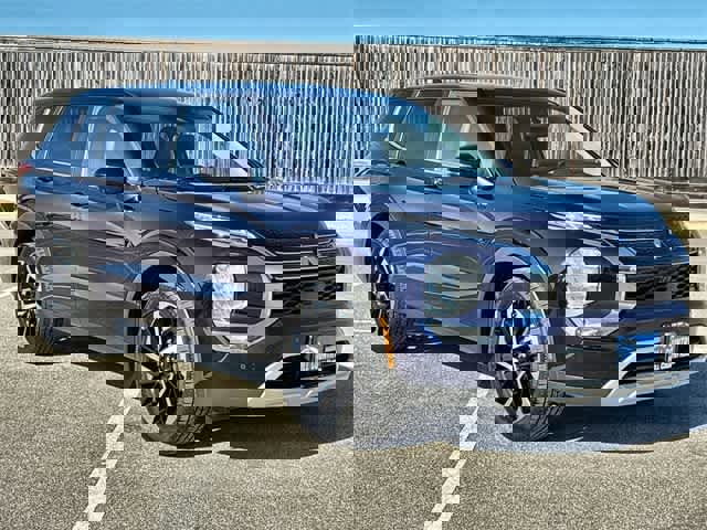 Used 2023 Mitsubishi Outlander SE image 8