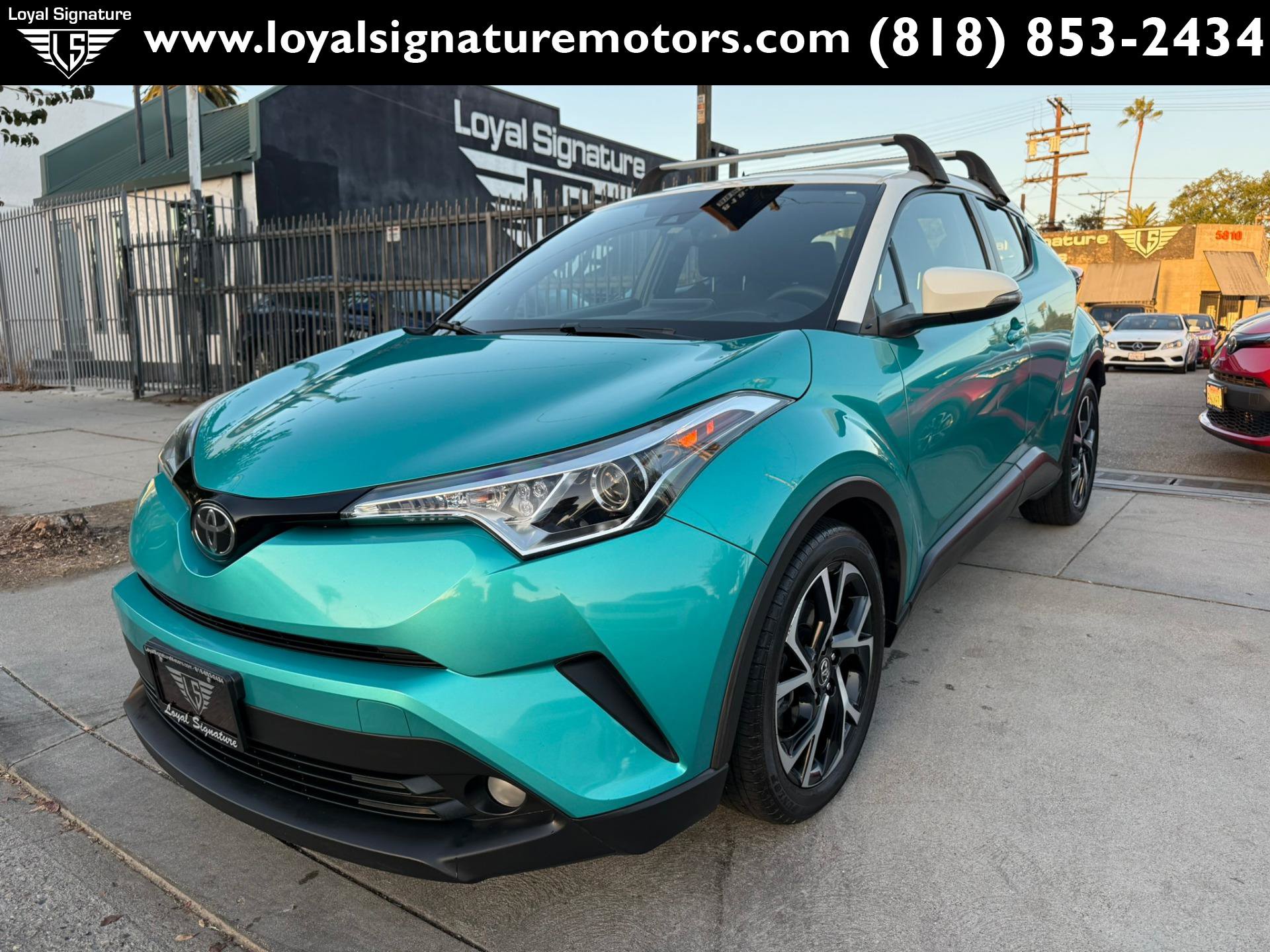 Used 2018 Toyota C-HR XLE FWD image 3