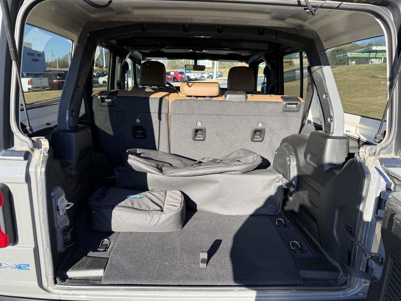 Certified 2023 Jeep Wrangler Sahara w/ Cold Weather Group image 18