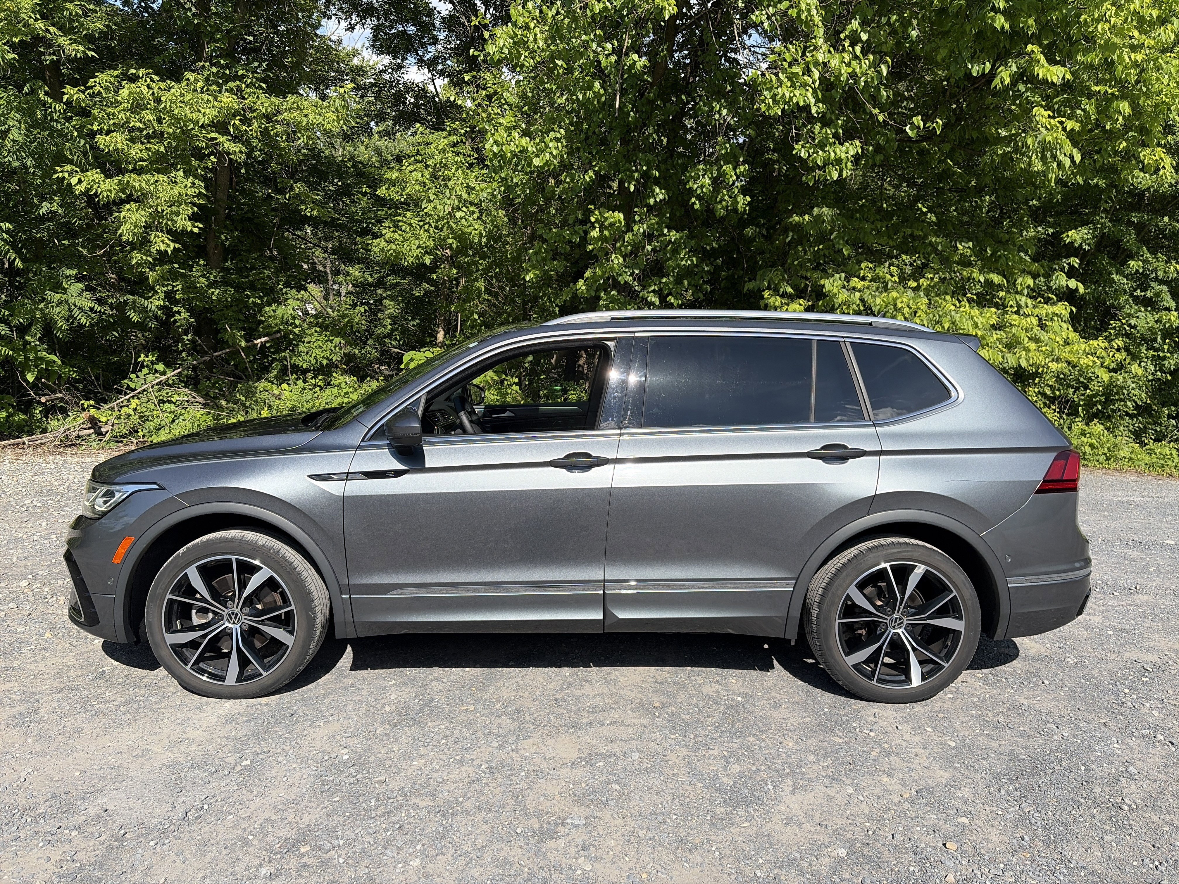Used 2022 Volkswagen Tiguan SEL R-Line AWD/4WD image 8