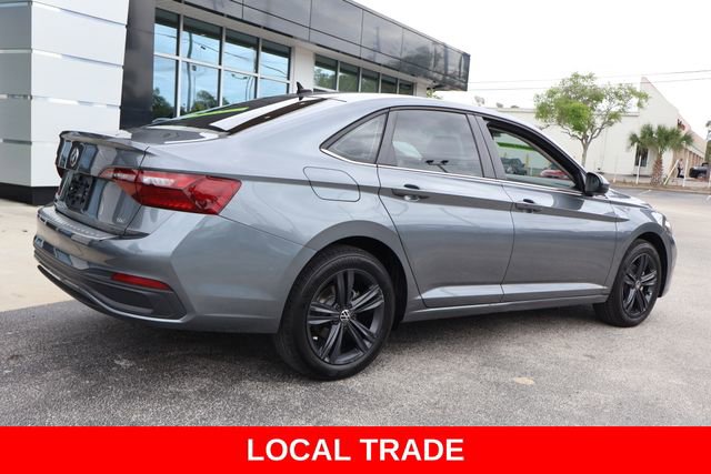 Used 2024 Volkswagen Jetta SE image 9