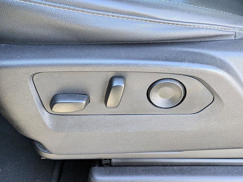 Used 2024 GMC Sierra 1500 SLT image 16