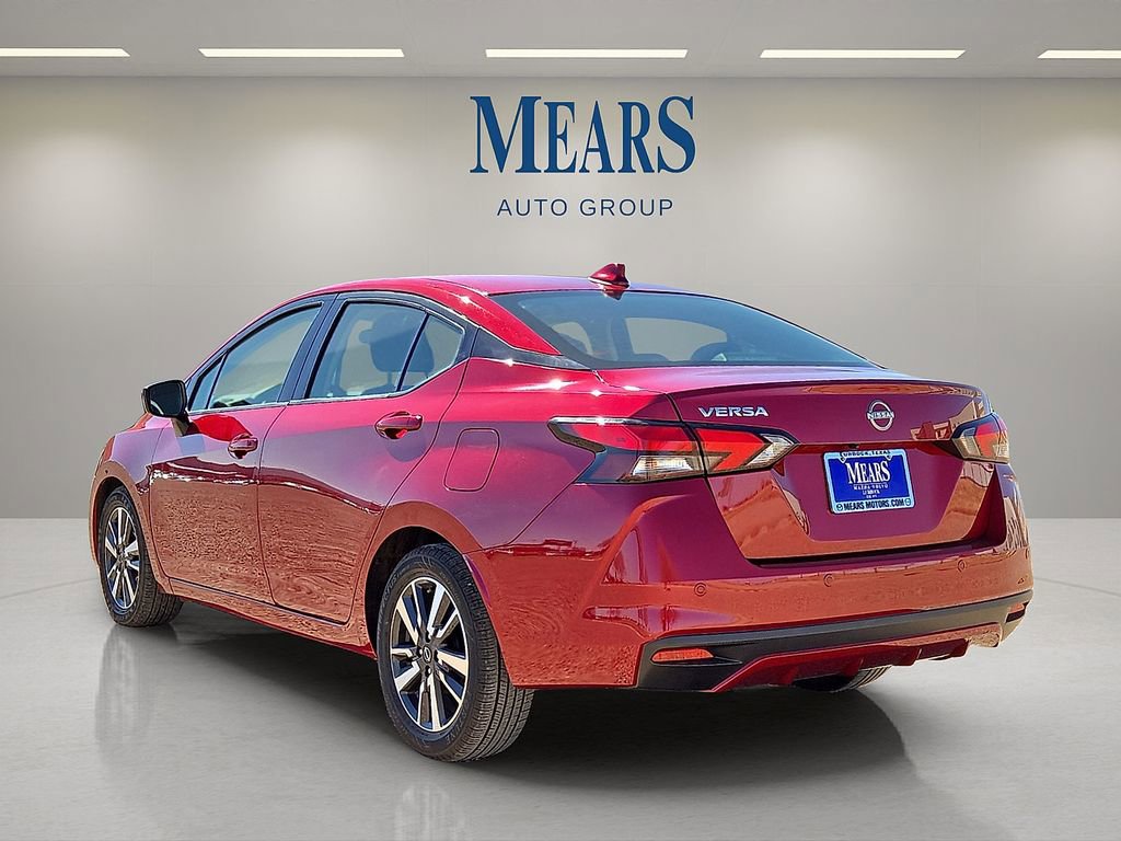 Used 2025 Nissan Versa SV image 3