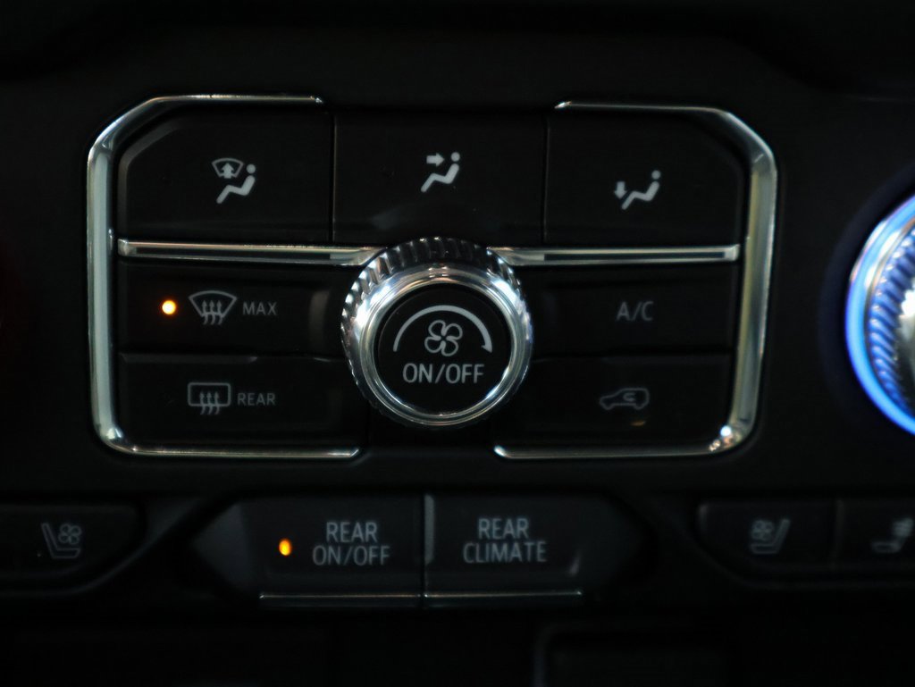 Used 2022 GMC Yukon SLT w/ SLT Luxury Package image 42