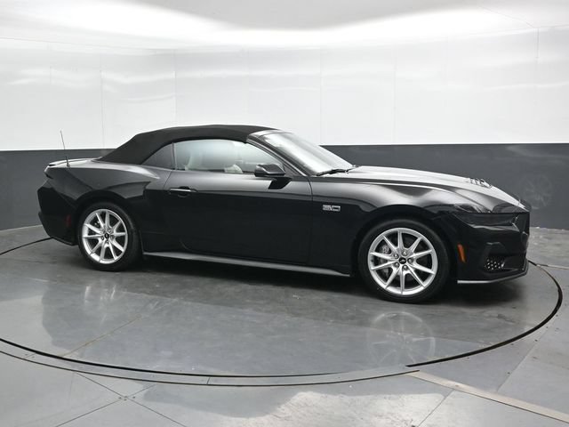 Used 2025 Ford Mustang GT Premium RWD image 5