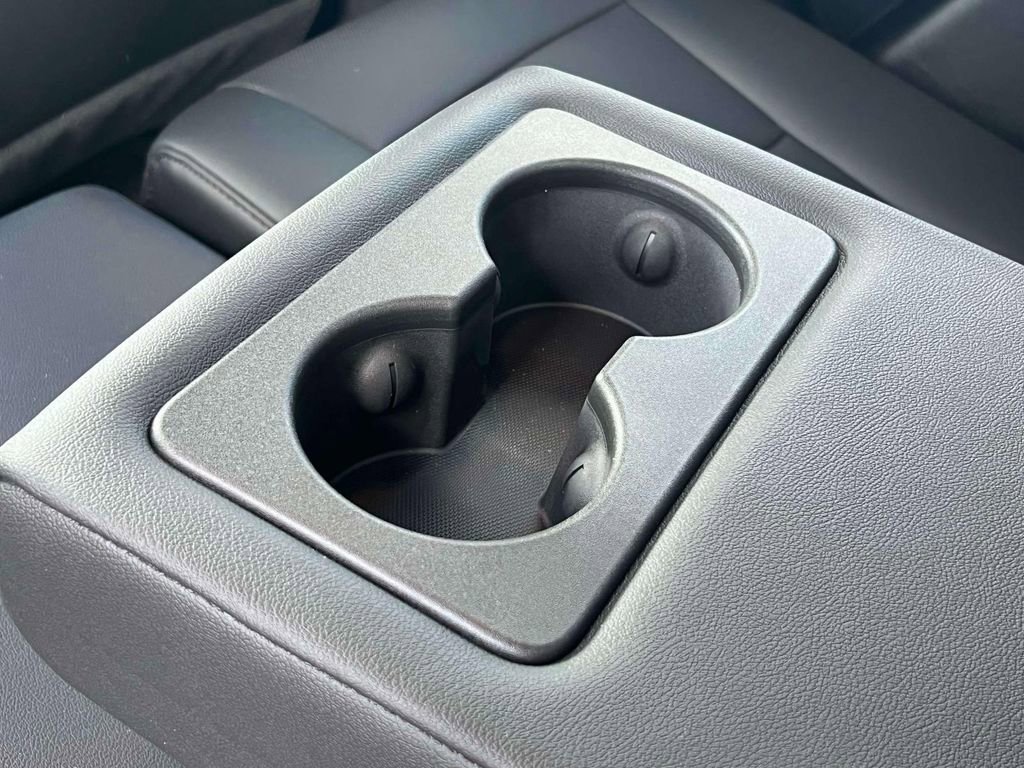 Used 2025 Chevrolet Colorado Z71 w/ Technology Package image 17