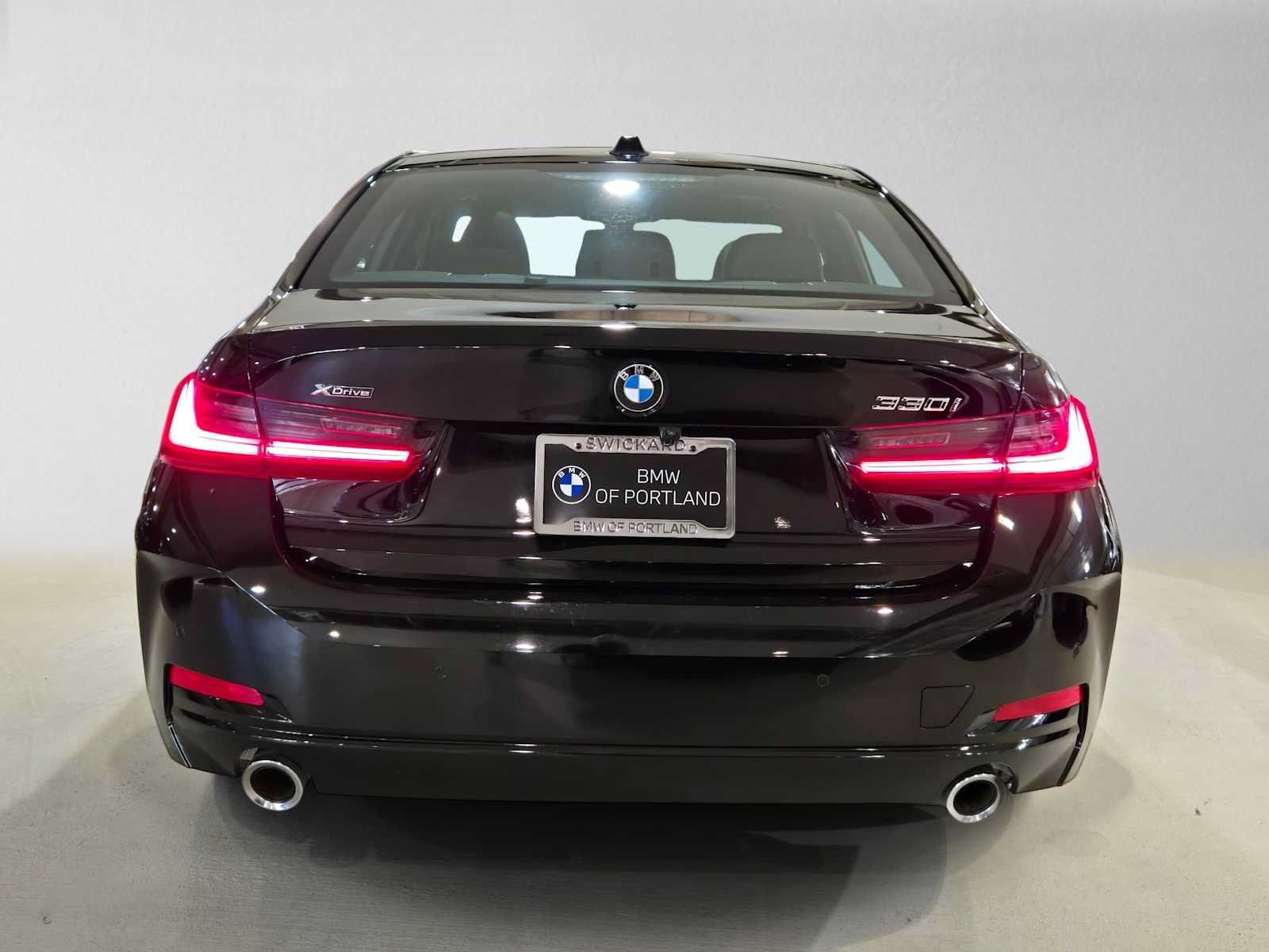 Used 2026 BMW 330i xDrive Sedan AWD/4WD image 4
