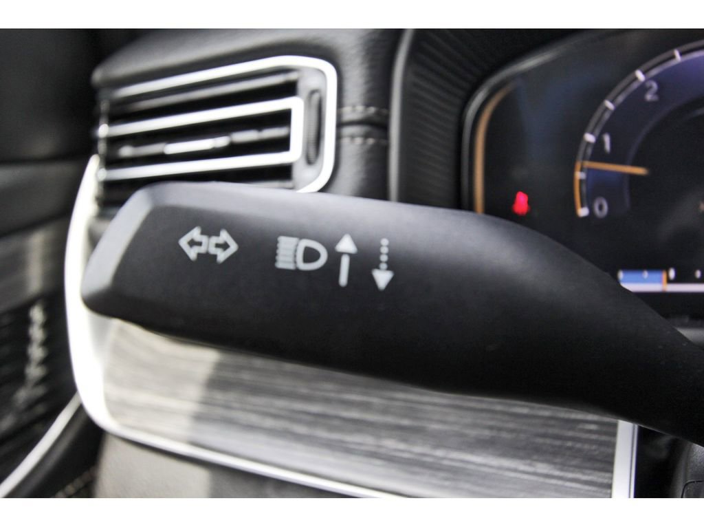 Used 2024 Jeep Wagoneer L Series II image 18