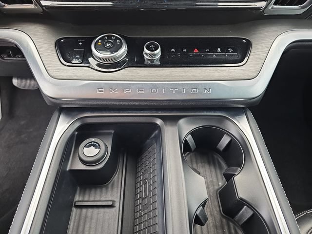 Certified 2025 Ford Expedition Platinum AWD/4WD image 25