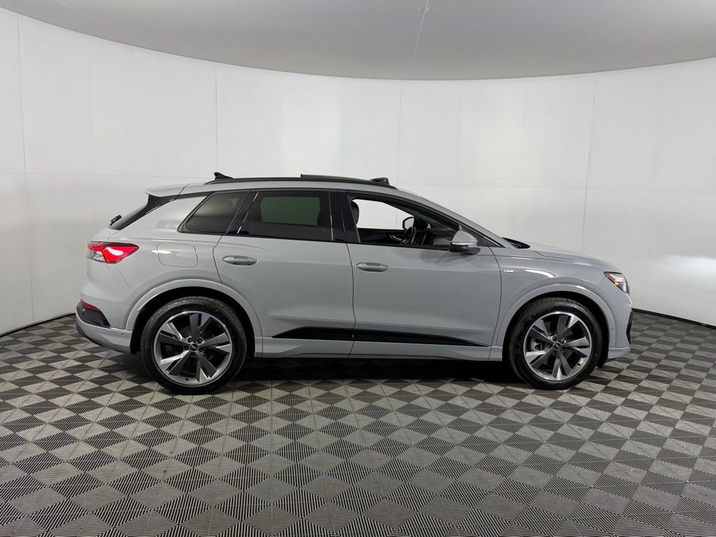 Used 2024 Audi Q4 e-tron Premium Plus w/ Premium Plus AWD/4WD image 4