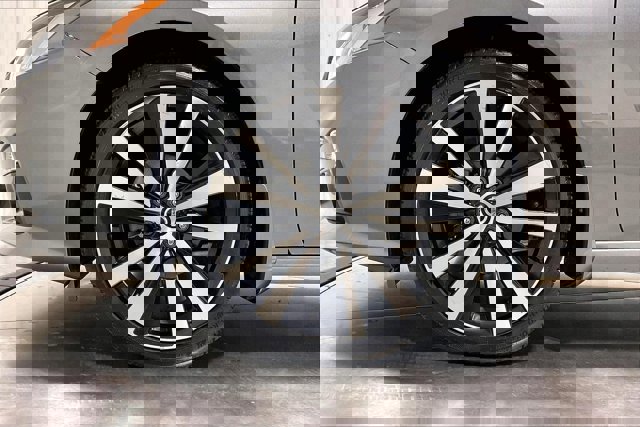 Used 2019 Nissan Altima 2.5 Platinum image 9