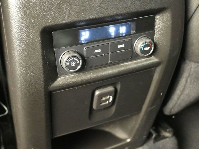 Used 2023 Chevrolet Traverse LT FWD image 28