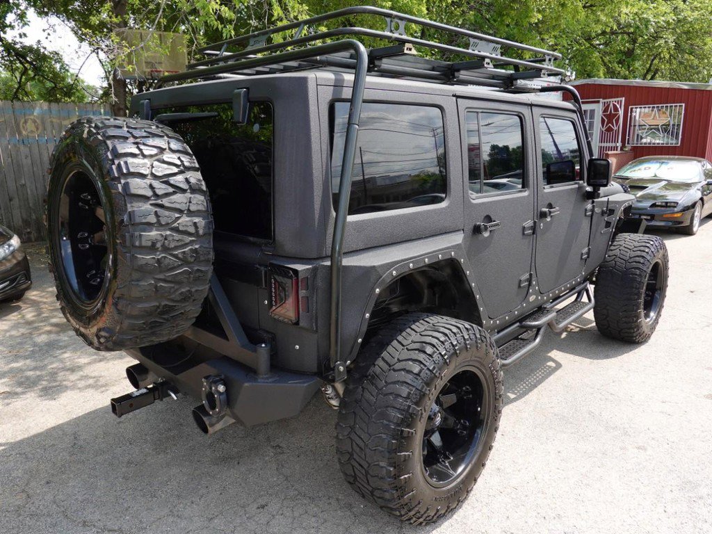 Used 2015 Jeep Wrangler Unlimited Sahara w/ Max Tow Package AWD/4WD image 7