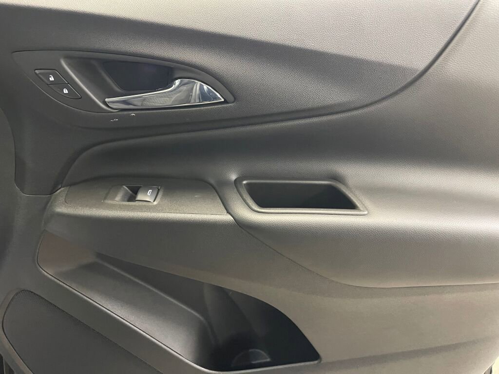 Used 2020 Chevrolet Equinox LT w/ Driver Convenience Package image 21