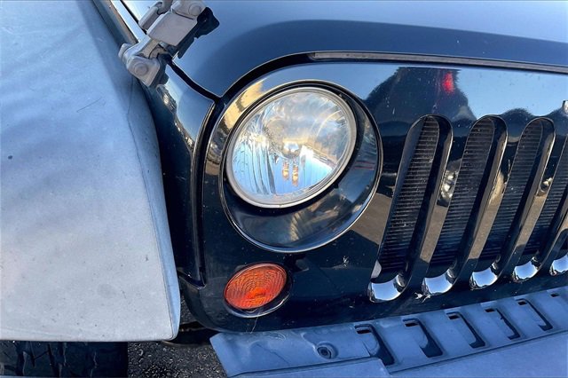 Used 2011 Jeep Wrangler Rubicon w/ PWR Convenience Group image 29