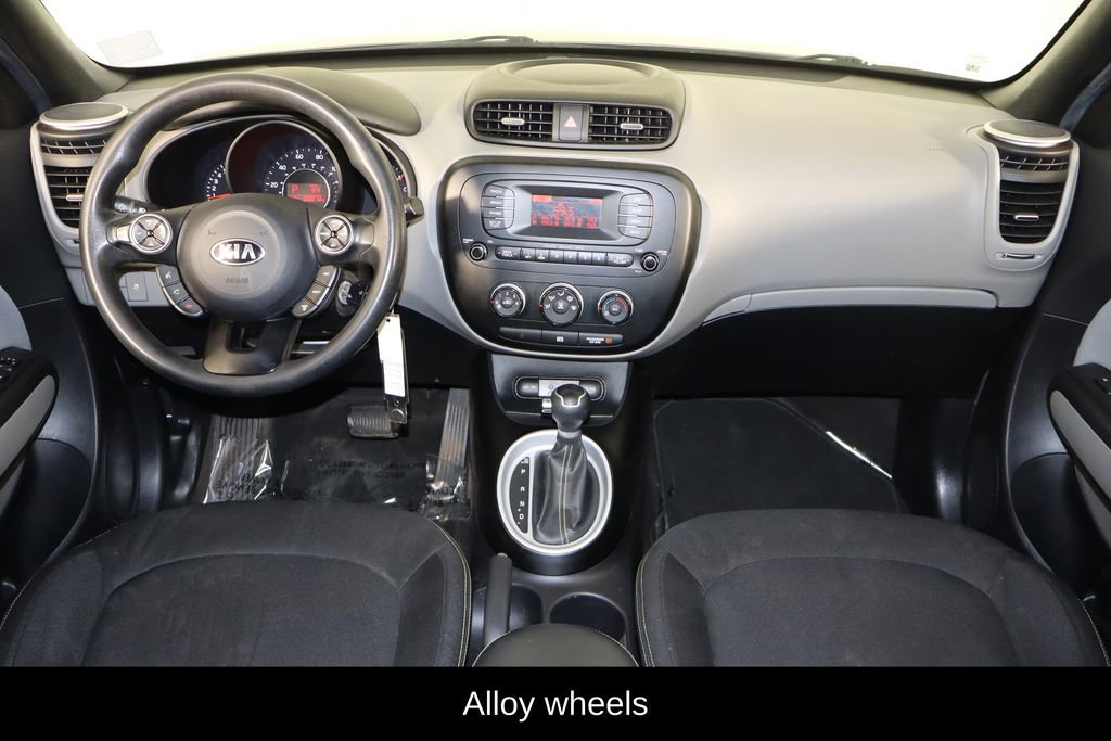 Used 2015 Kia Soul + image 13