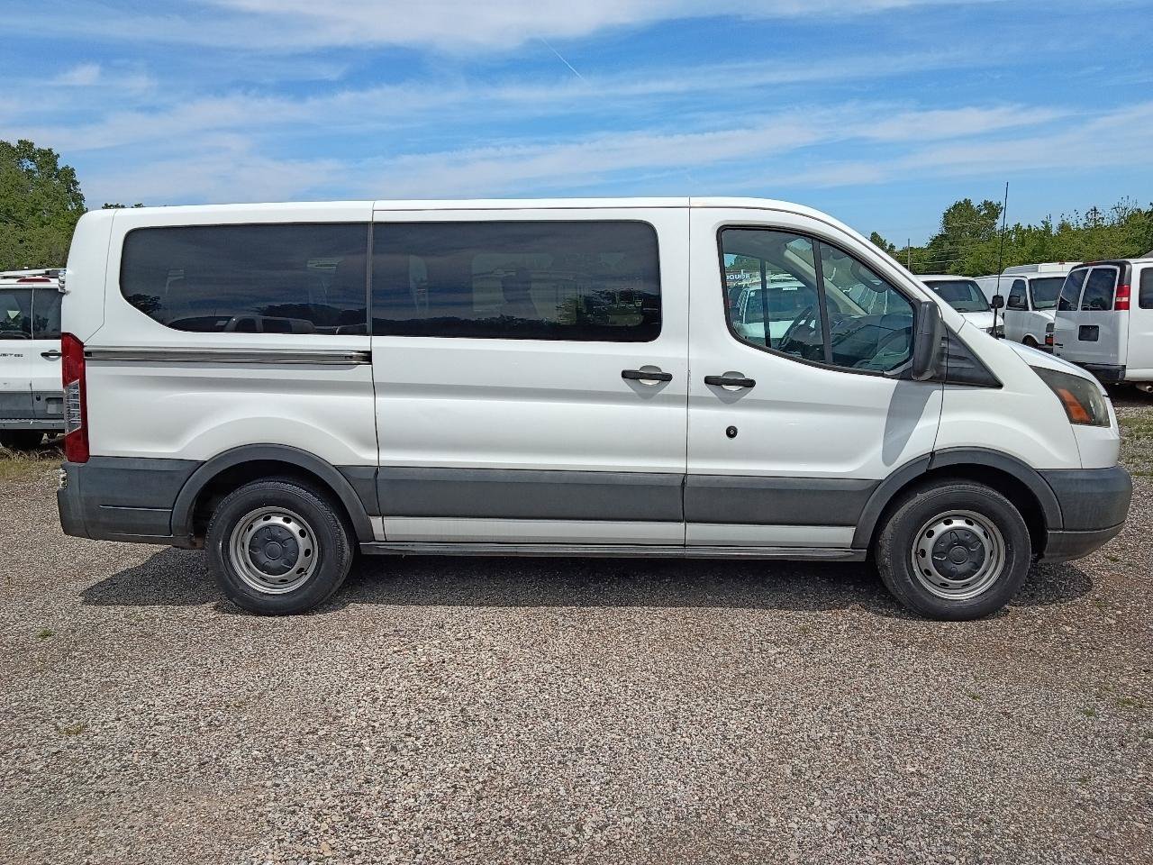 Used 2015 Ford Transit 150 XL RWD image 4