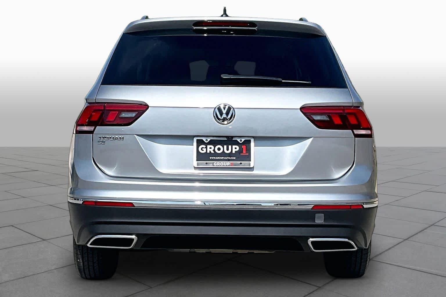 Used 2020 Volkswagen Tiguan SE w/ Panoramic Sunroof Package FWD image 5