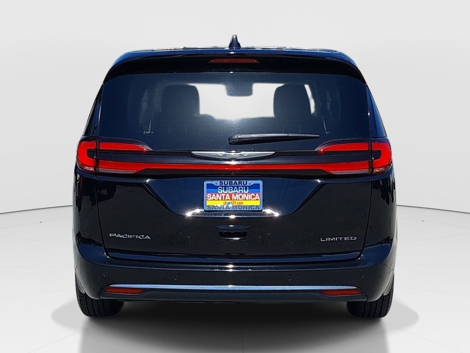 Used 2024 Chrysler Pacifica Limited FWD image 6