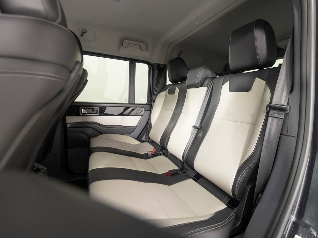 Used 2024 INEOS Grenadier Station Wagon AWD/4WD image 29