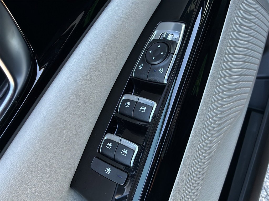 Certified 2024 Kia Carnival EX image 12